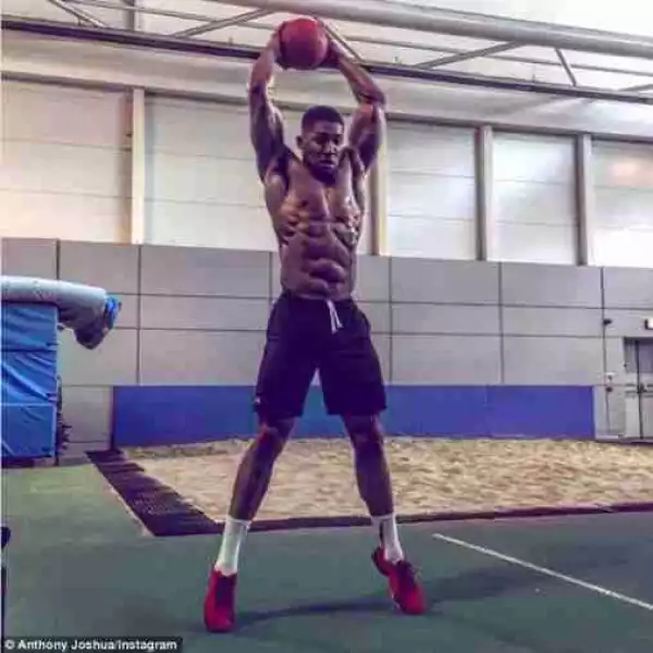 Boxer Anthony Joshua Flaunts His Incredible Physique As He Trains Ahead For His Next Bout